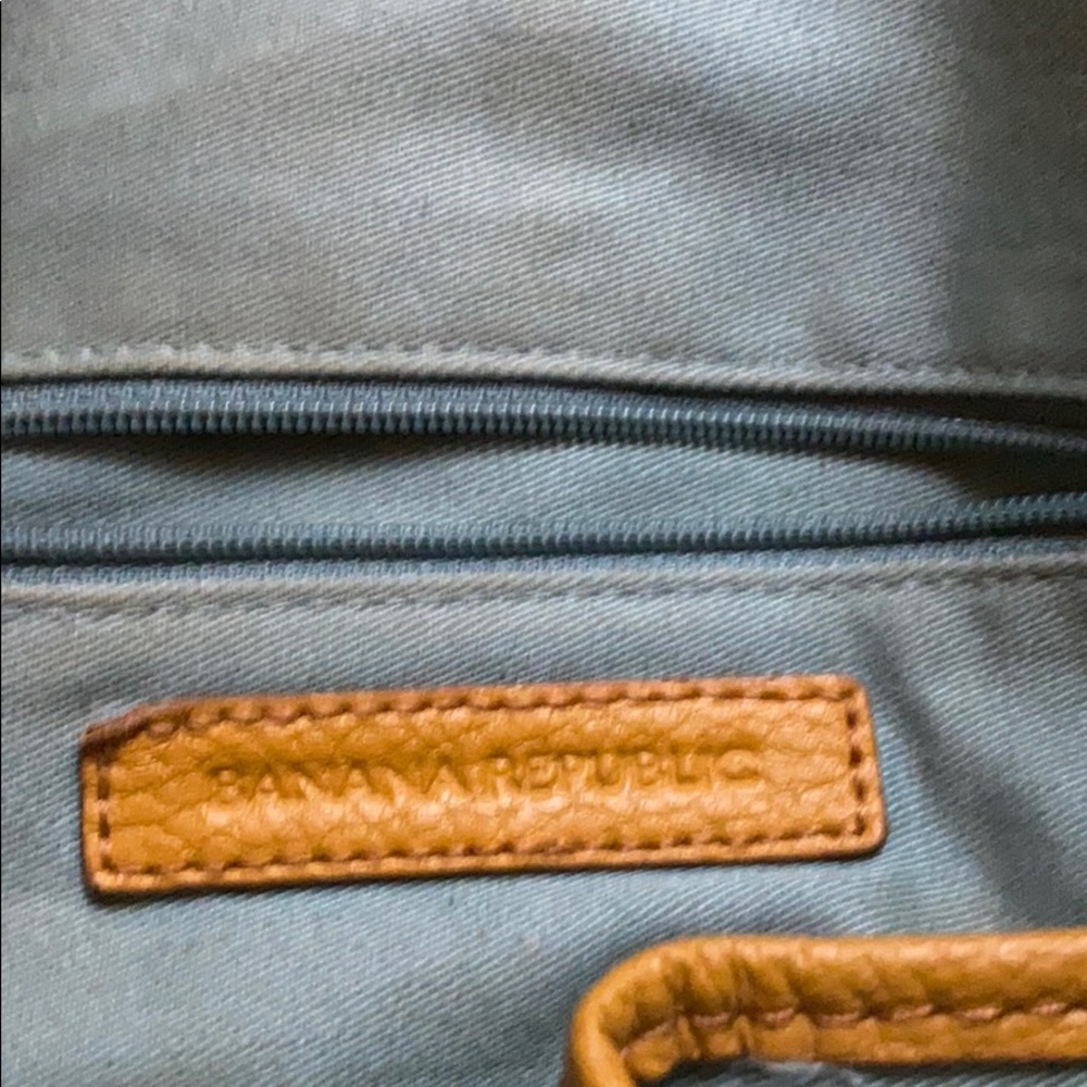 Handbag - Picture 2 of 4